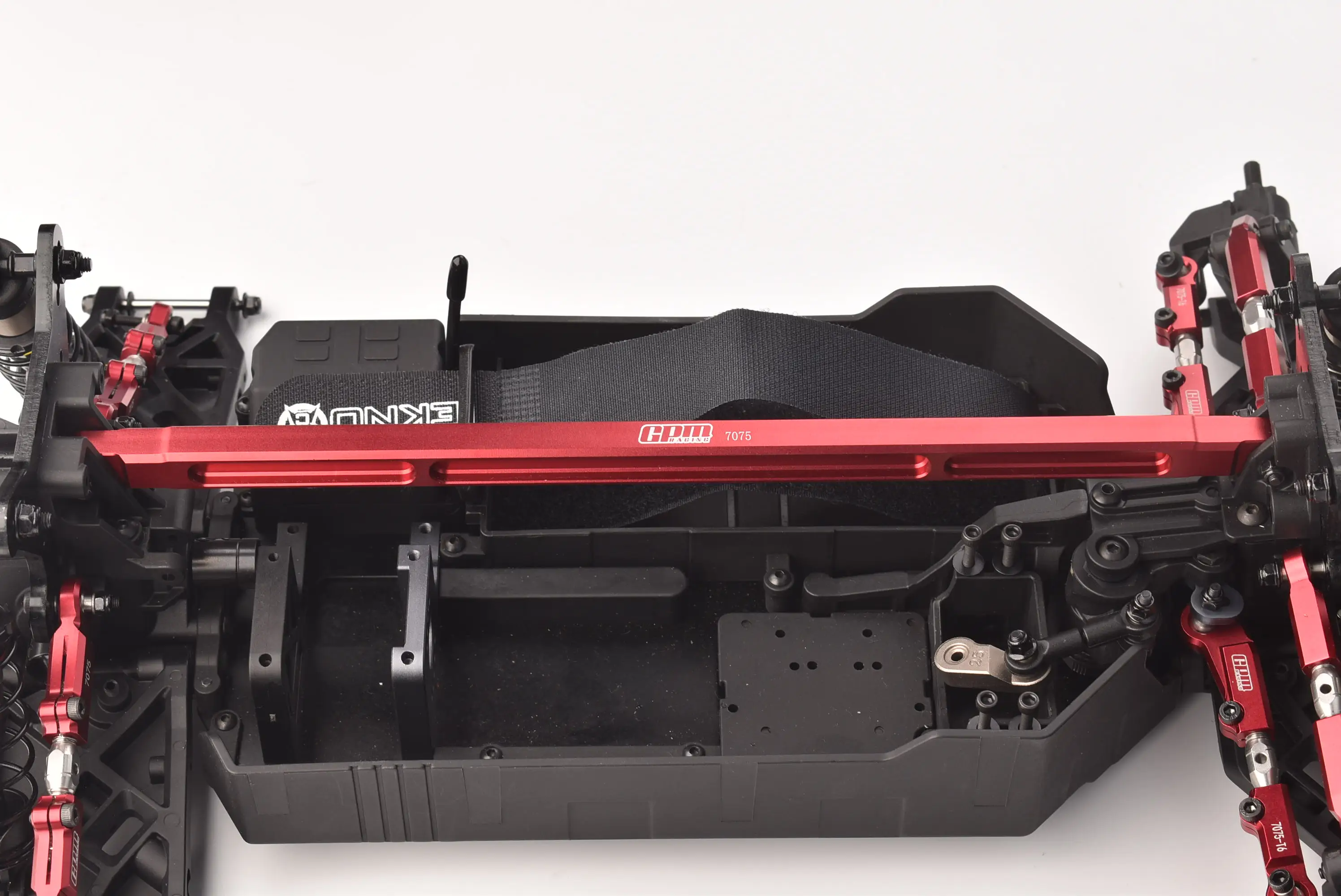 Центральная распорная балка из сплава GPM 7075 для TKR9501 TEKNO 110 MT410 2.0 4X4 Pro TKR9586 (art.: 3920db6fecc39) - 3920db6fecc39