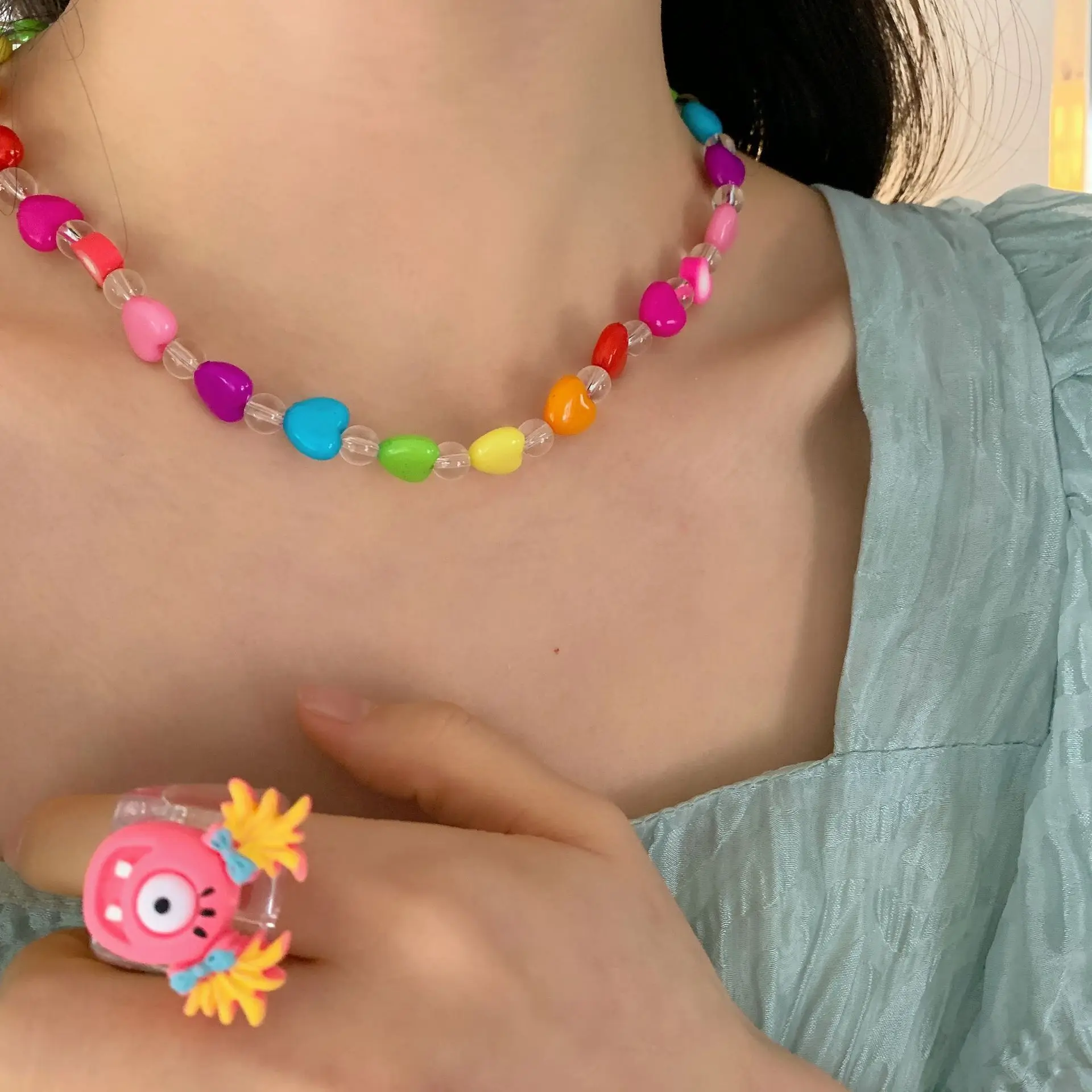 Фото Корейское ожерелье-чокер с цветными бусинами в форме сердца ювелирные изделия