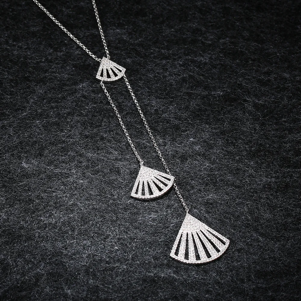 

APM STYLE High Quality 925 Sterling Silver Diamond-encrusted Fan Necklace Temperament Gentle Adjustable Length Clavicle Chain
