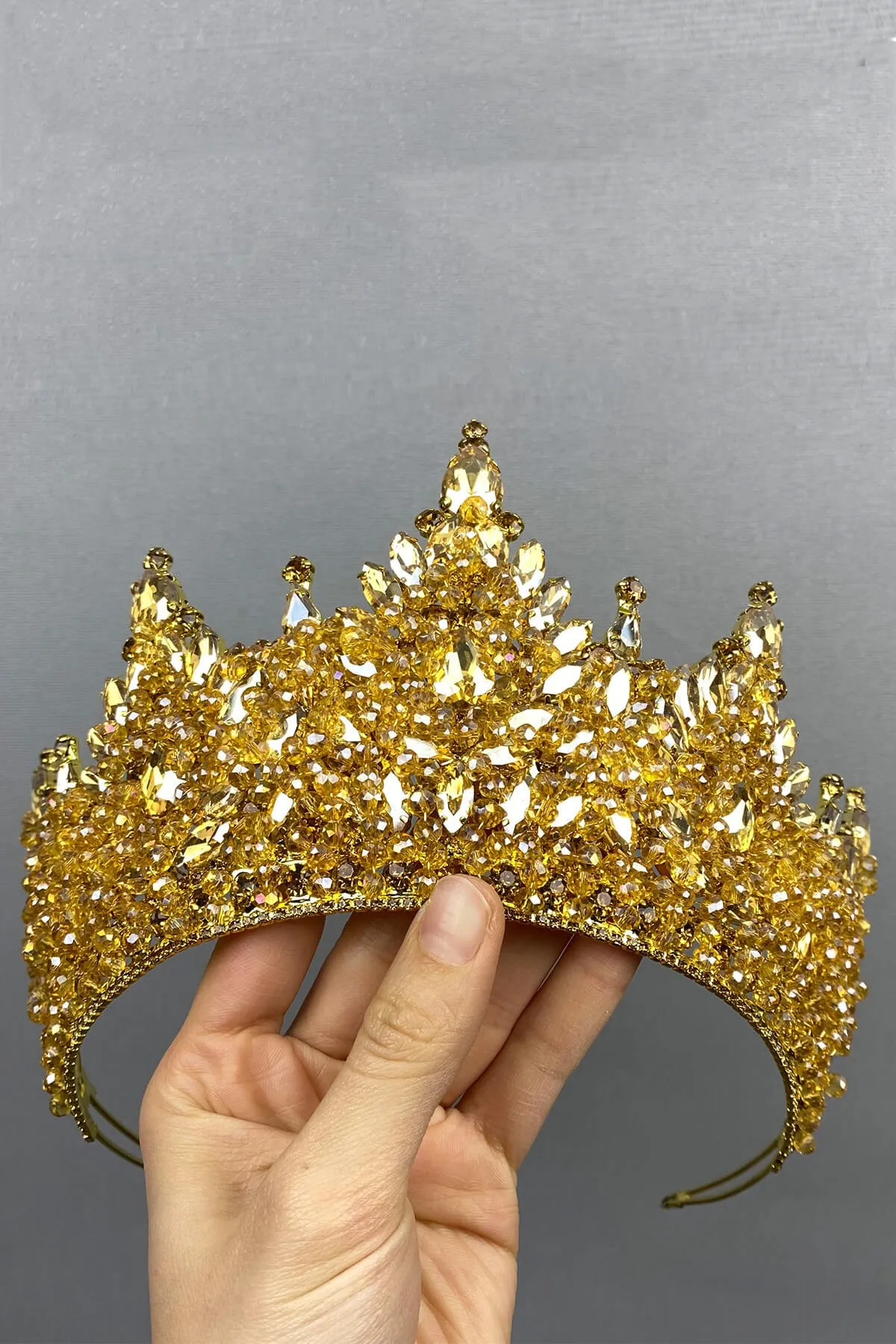 

Honey Color Paris Model Bridal Henna Crown