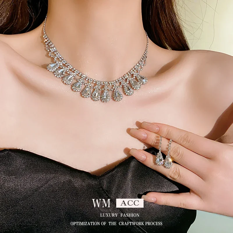 Geometric Waterdrop Fringed Necklace with Diamonds Elegant Fashionable Lockbone Chain European and American Light Luxury High-En