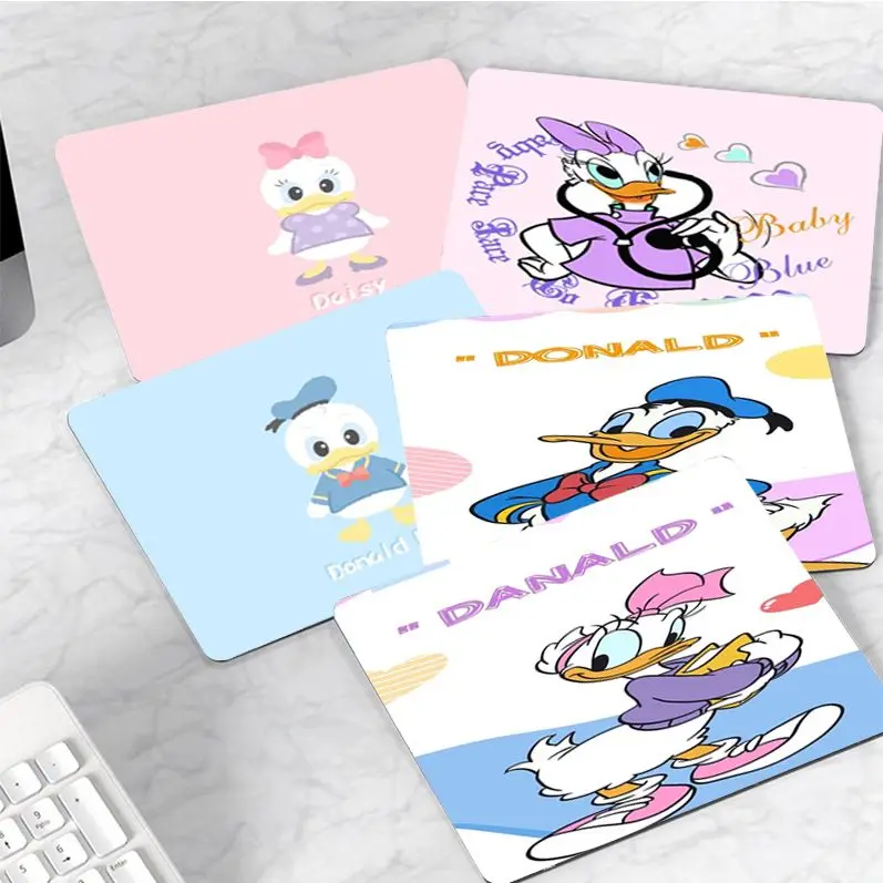 

Disney Donald Duck Small Cartoon Anime Gaming Mouse Pad Keyboard Mouse Mats Smooth Company Writing Desk Mats
