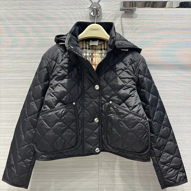 Женский демисезонный пуховик на утином пуху