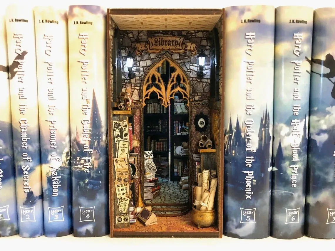 

Подключаемая сказочная библиотека волшебника средневековая Диона учебная комната офисный Рабочий стол деревянная декоративная книга стоячая