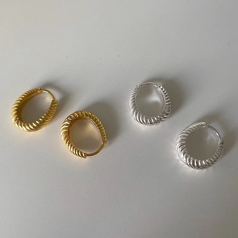 

Серьги-кольца женские Овальные из серебра 925 пробы с иглами
