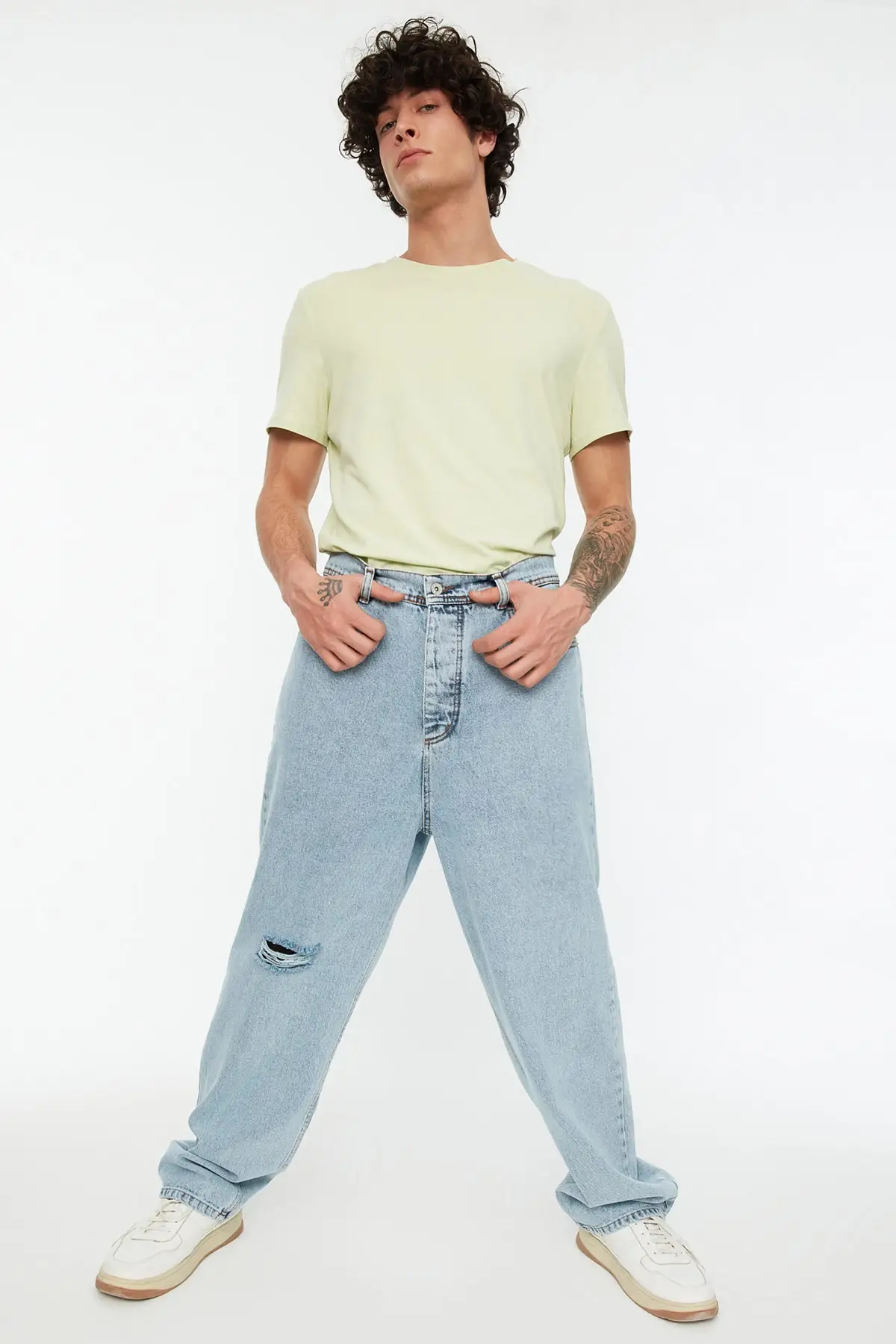 

Male Wide Leg Destroylu Jeans TMNSS22JE0230