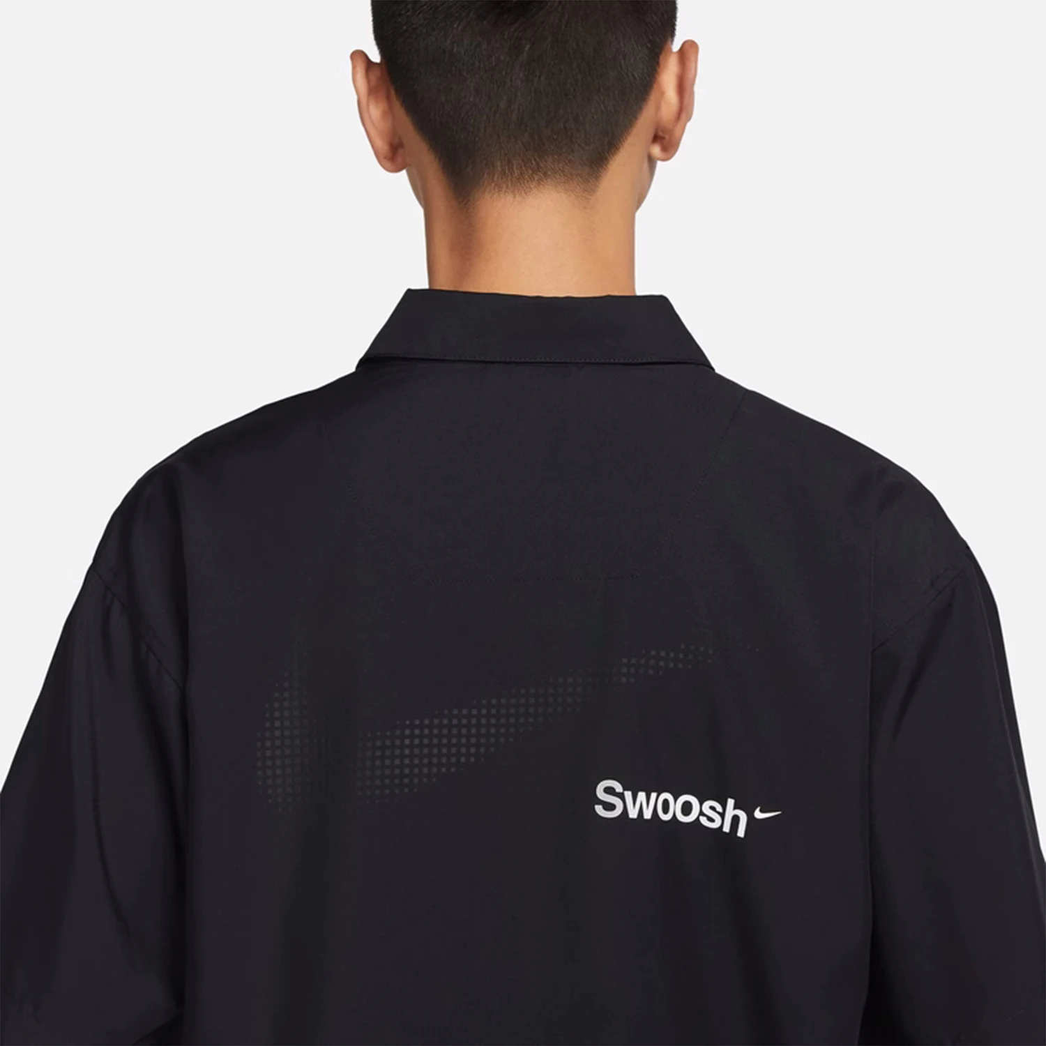 Оригинальная мужская свободная и дышащая рубашка Nike SWOOSH с коротким рукавом DX6308-010 (art.: 3920dcca5e02a) - 3920dcca5e02a