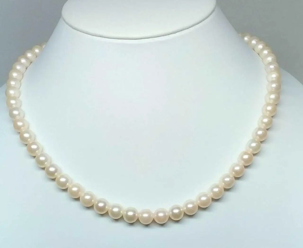 9-10mm Retro Statement White Round Pearl Beaded Costume Long Necklace 18inch
