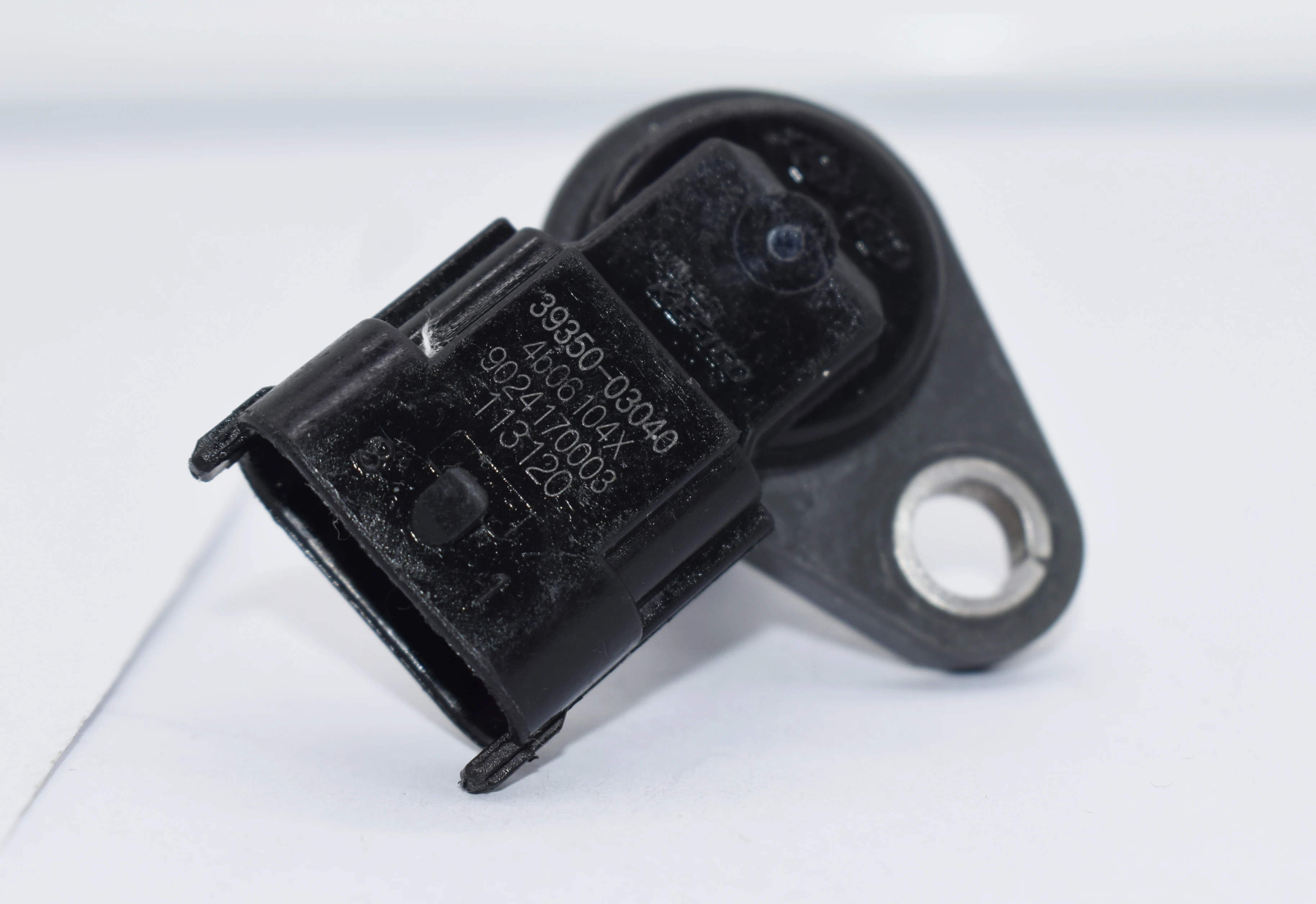 

Crankshaft Position Sensor 39350-03040 3935003040 For HYUNDAI KIA