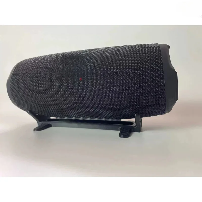 Фото Специально изготовленный вентилируемый корпус для JBL CHARGE5/CHARGE6 отводит накопившееся тепло, что подходит для длительных музыкальных сессий на открытом воздухе. №5