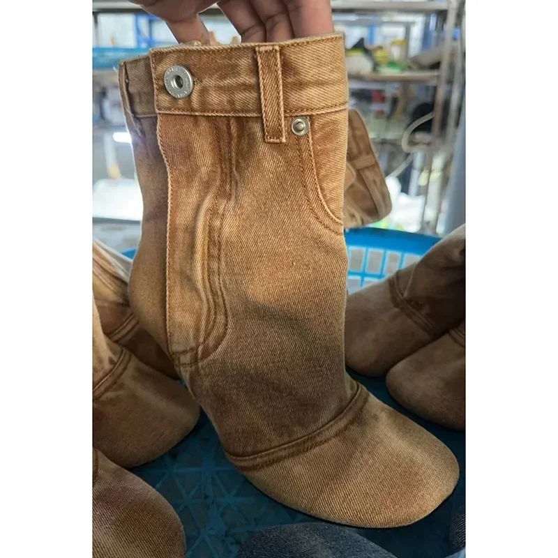 Женские джинсовые ботинки с асимметричным каблуком модные короткие сапоги