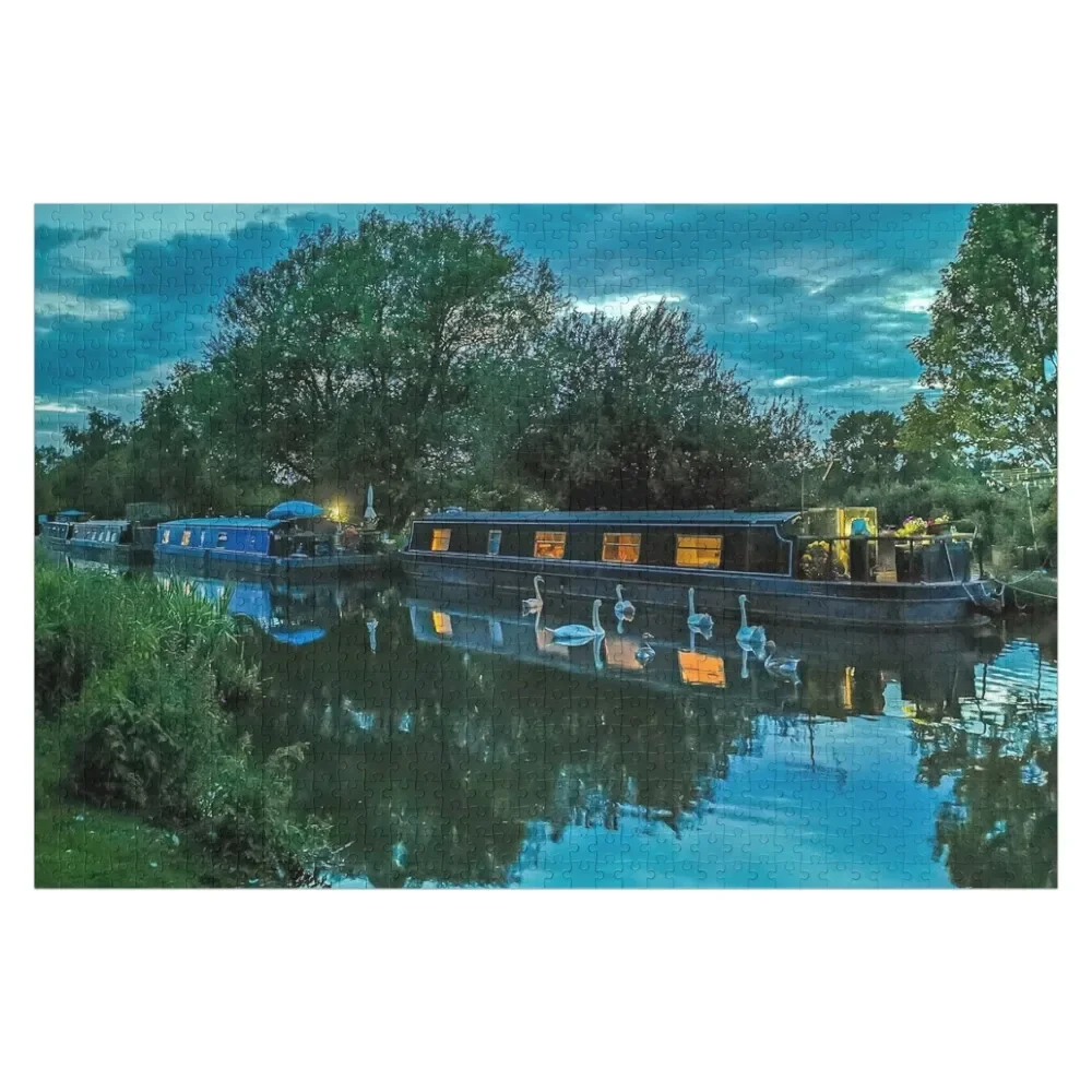 Домашние лодки в сумерках Kennet Canal River Thames Англия. Пазл Photo Scale Motors