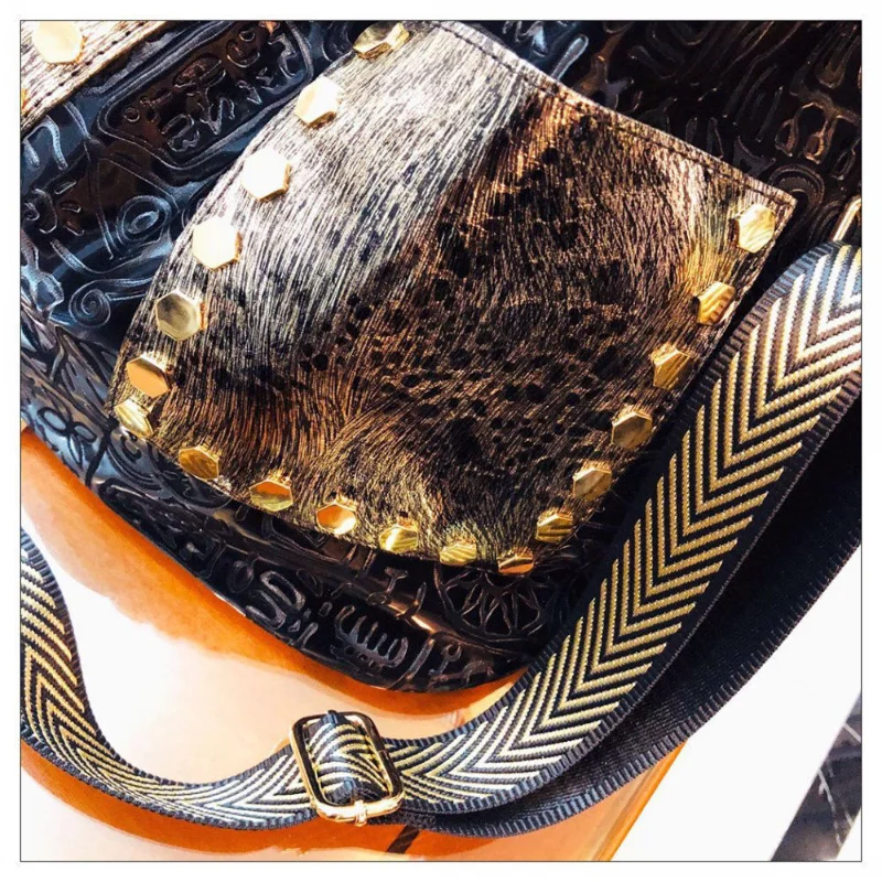 Большая вместительная сумка через плечо из мягкой кожи с тиснением женская новая