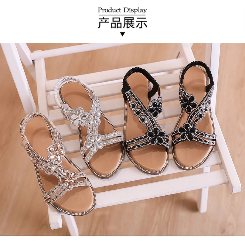 

2023 Women Flat Shoes Summer Luxury Designer Rhinestone Sandals Diamond Elegant Glitter Beach Sandals Black Silver Gold Sandals