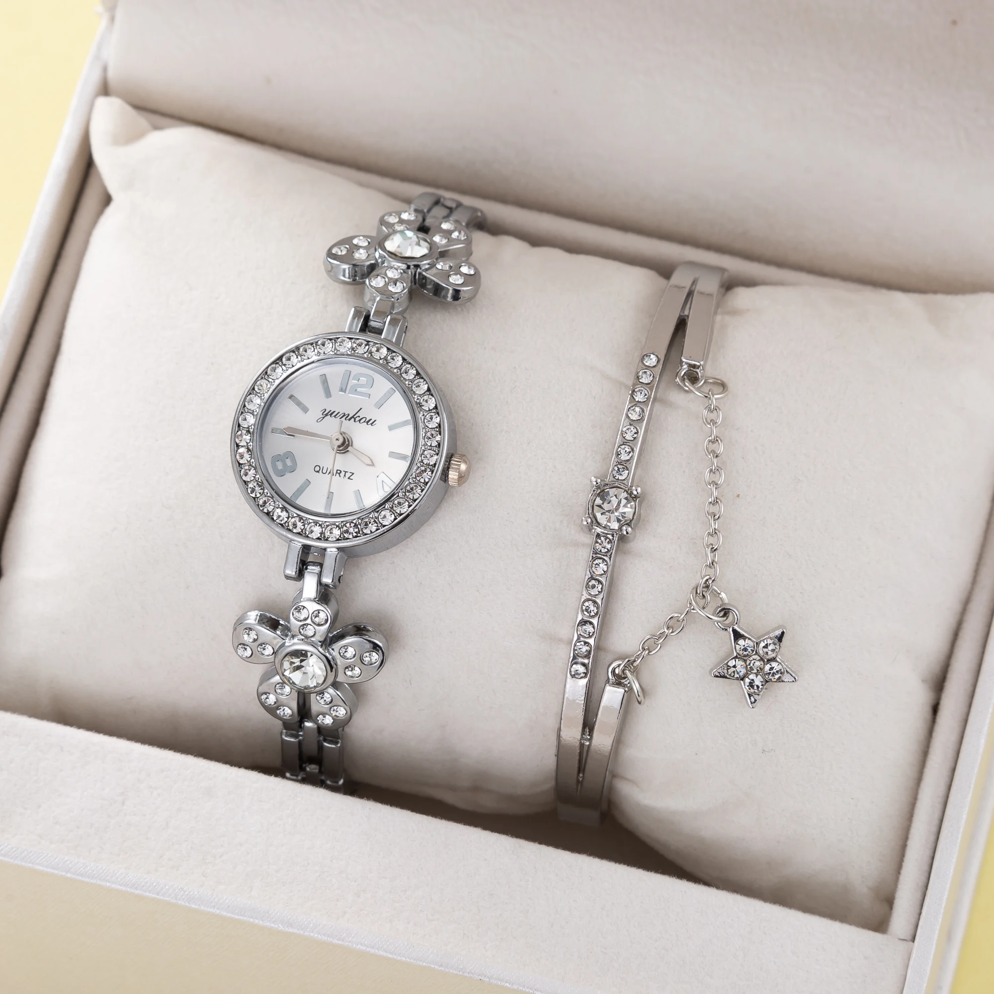 

2Pcs Set Women Fashion Watches Sunflower Ladies Bracelet Watch Casual Stainless Sports Quartz Watches