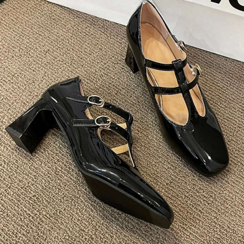 Туфли-лодочки женские на толстом высоком каблуке с двойной пряжкой и квадратным