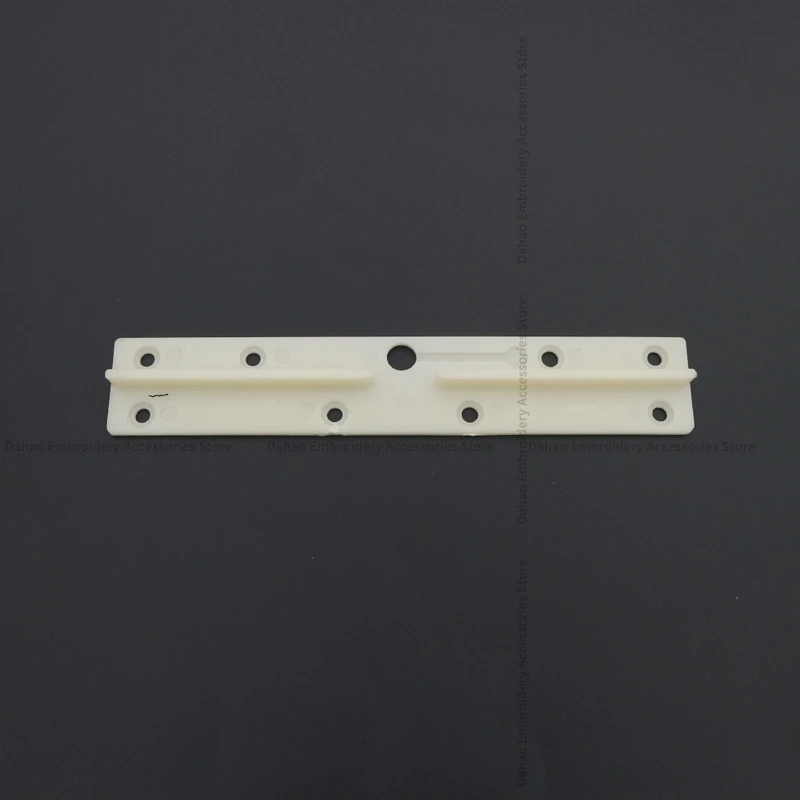 Пластиковая направляющая для вышивки 16х17.5 см