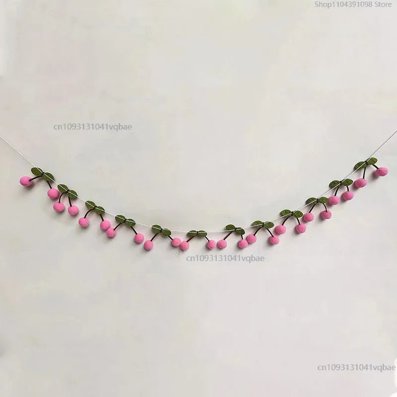 

MOONBIFFY Гирлянда из вишневого фетра