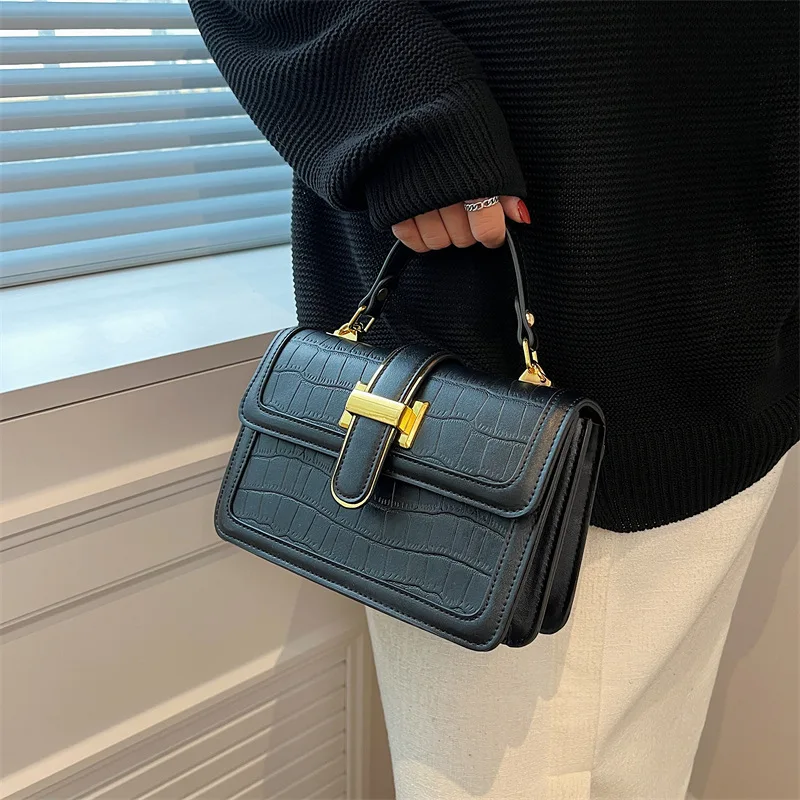 Luxury Women's Handbags Korean Version of the Fashionable and Versatile Crossbody Bag 2022 Solid Color Small Square Bag