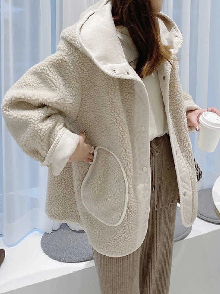 

Простая зимняя женская куртка, новинка 2023, Корейская с капюшоном, меховое пальто, однотонные свободные универсальные шерстяные куртки