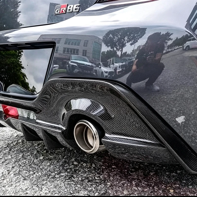 Фото Передний диффузор и спойлер из карбонового обвеса Aimgain для Toyota GR86 и Subaru BRZ. №4