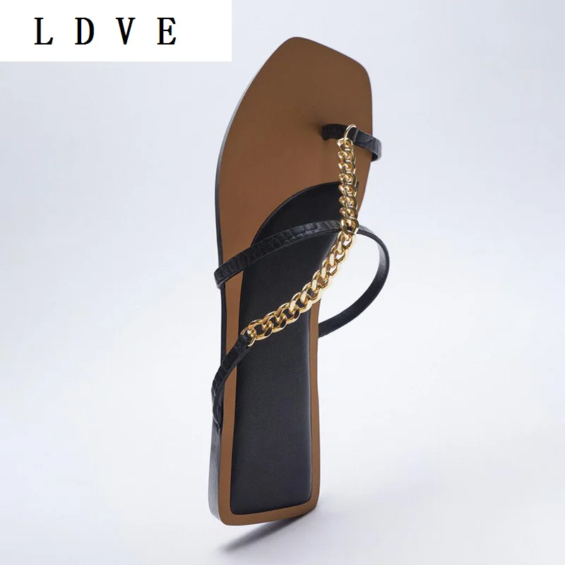 

square head Black Chain Decorate Flat sandals