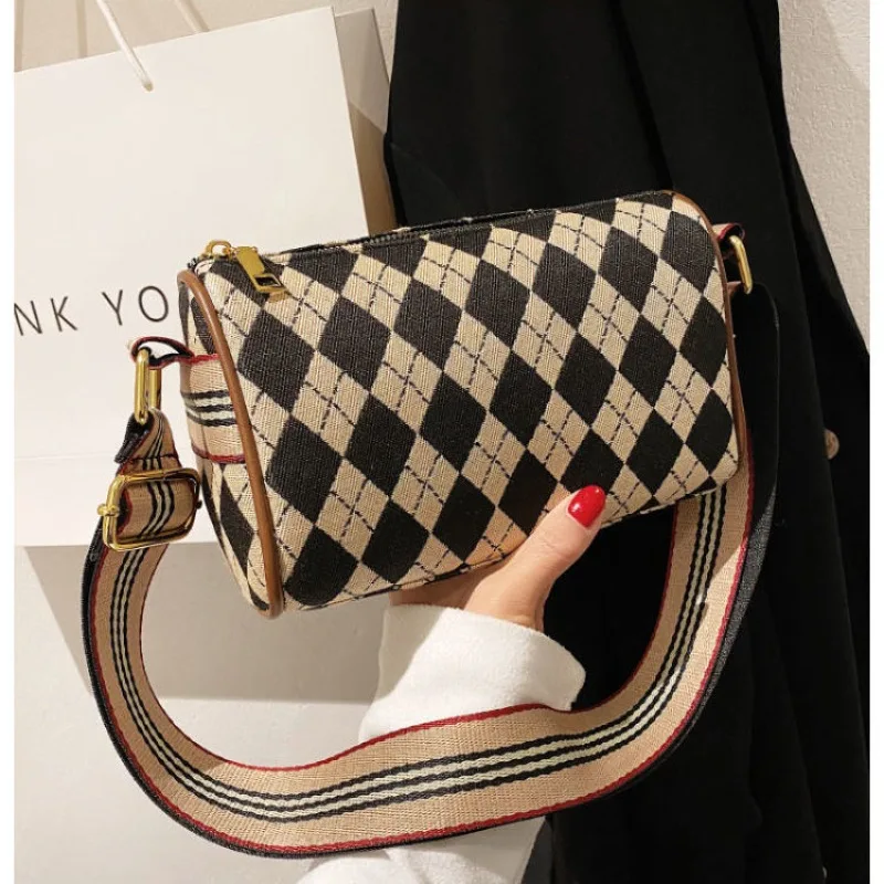 

Women Bag Pillow Handbag 2024 New Model Popular Versatile Wallet High-end Explosive Checked Crossbody Bag Fishion Purse Mochila