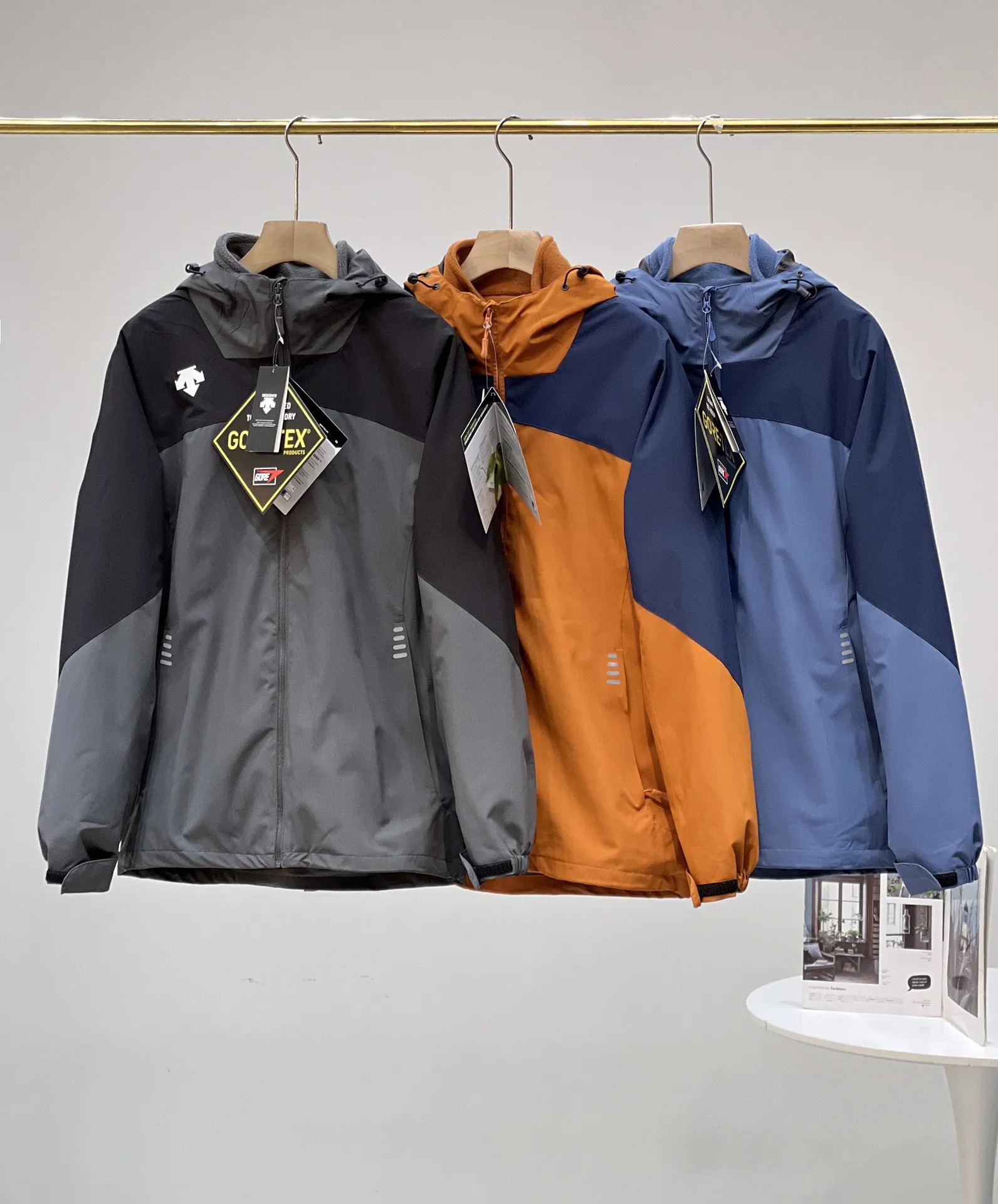 DESCENTE Модные повседневные куртки