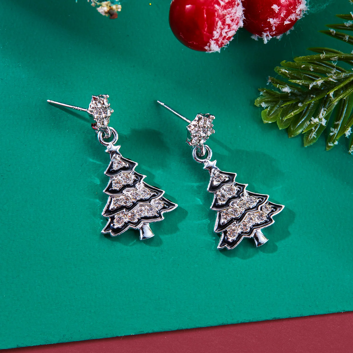 Новые модные серьги-гвоздики серебряного цвета в виде рождественской елки со