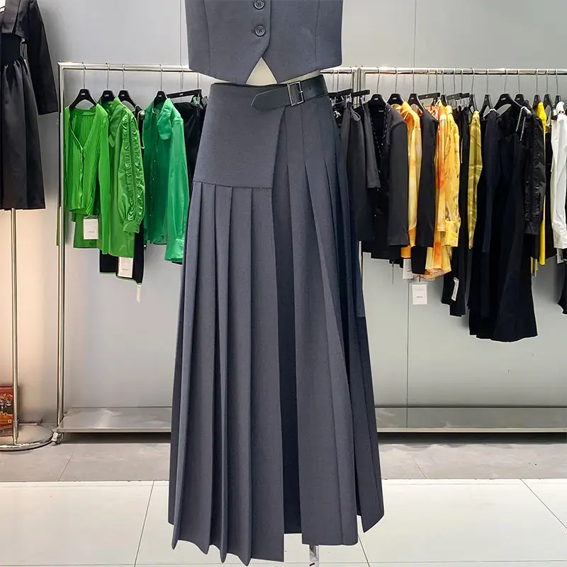 Design sense: high waist leather button shows thin, medium and long grey pleated A-line skirt, female autumn