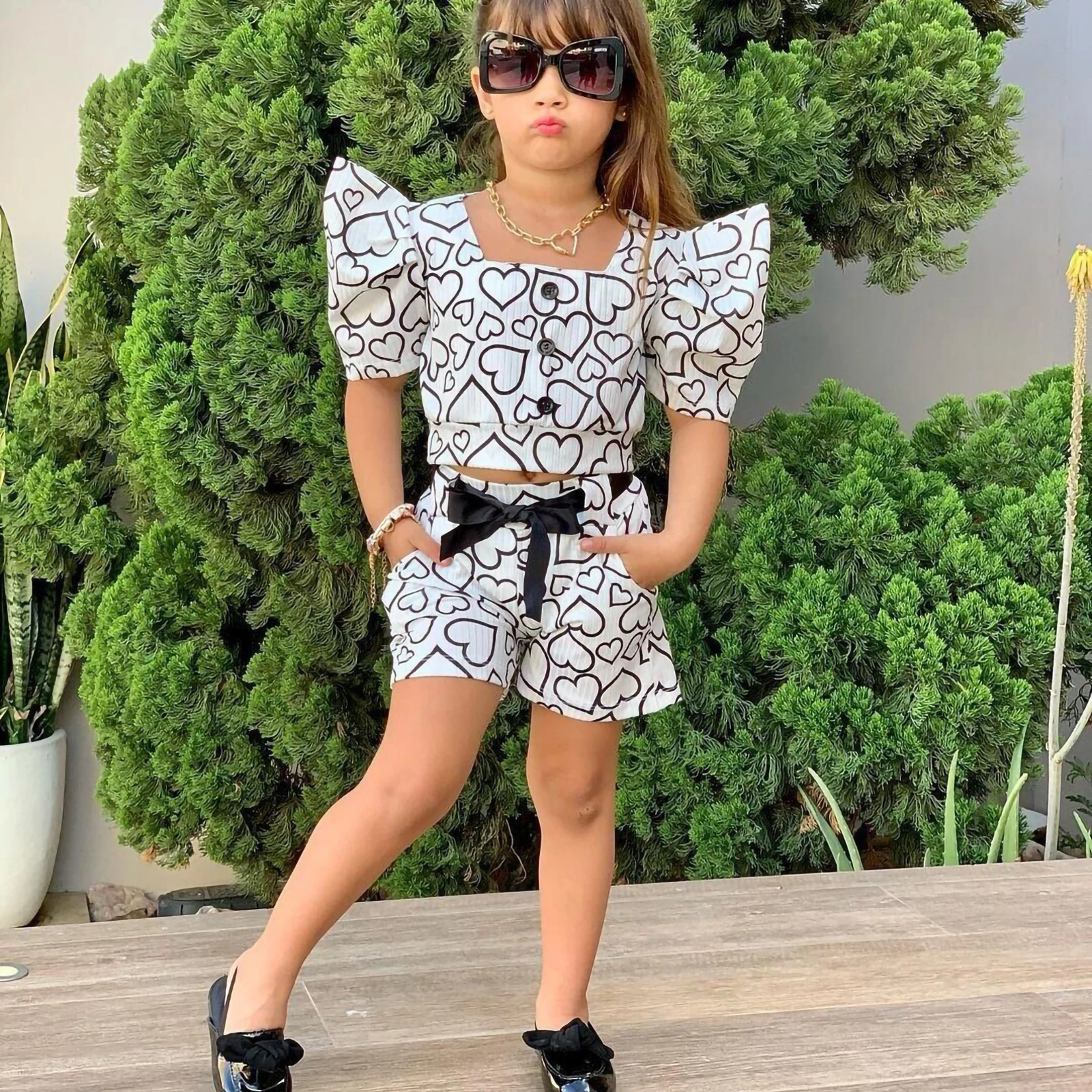 

Детская летняя одежда для девочек, наряды, топы с принтом Love-heart, футболки в рубчик с коротким рукавом, декоративные шорты с поясом на талии, ж...