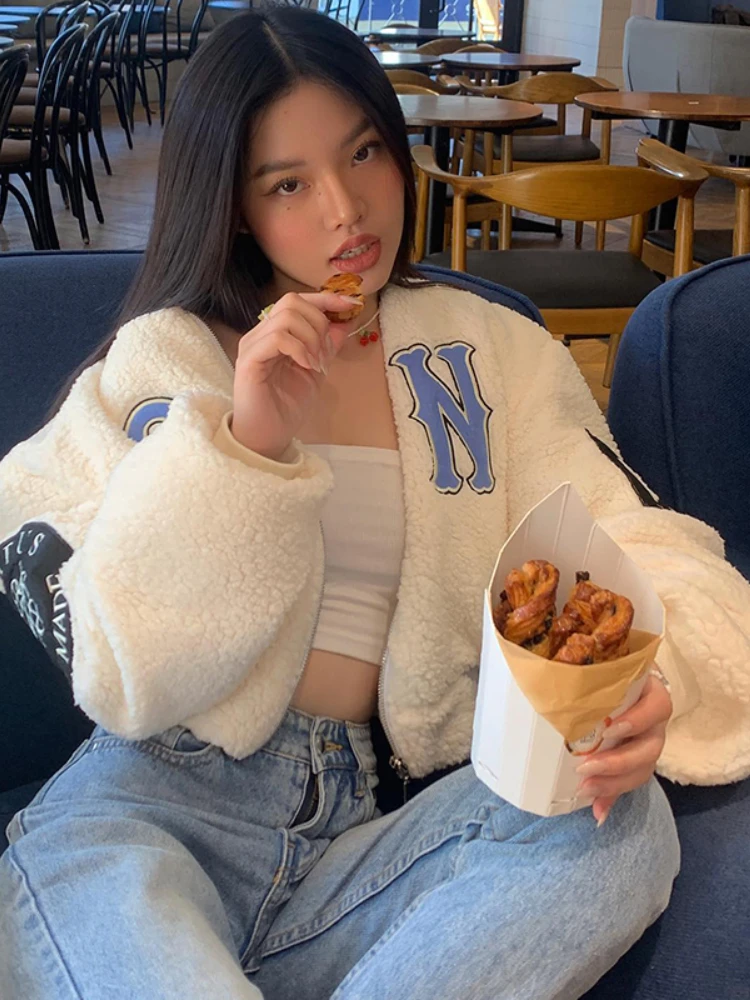 

Fashion Letter Embroidered White Fleece Oversized Cropped Jacket for Women 2022 Winter Vintage Casual Zipper Coats Streetwear