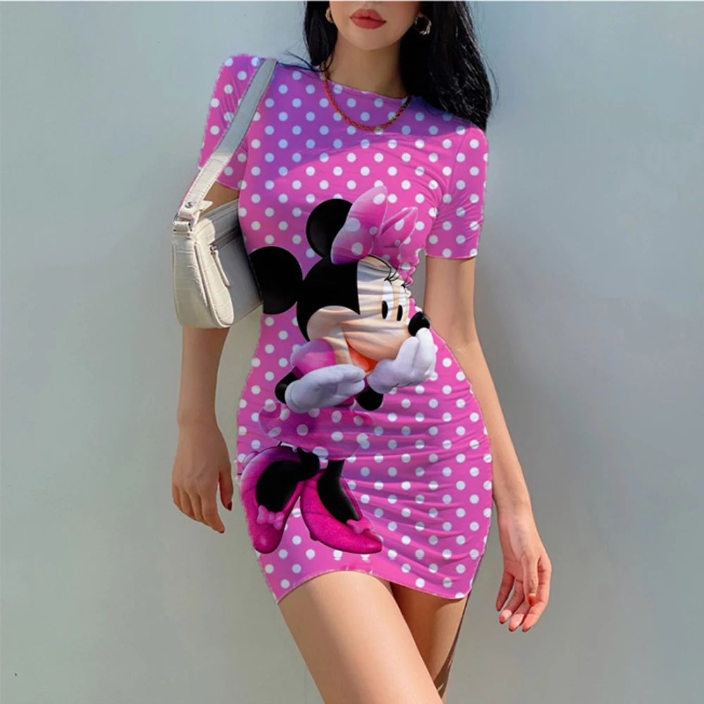 Мини-платье женское короткое с коротким рукавом и бедрами |