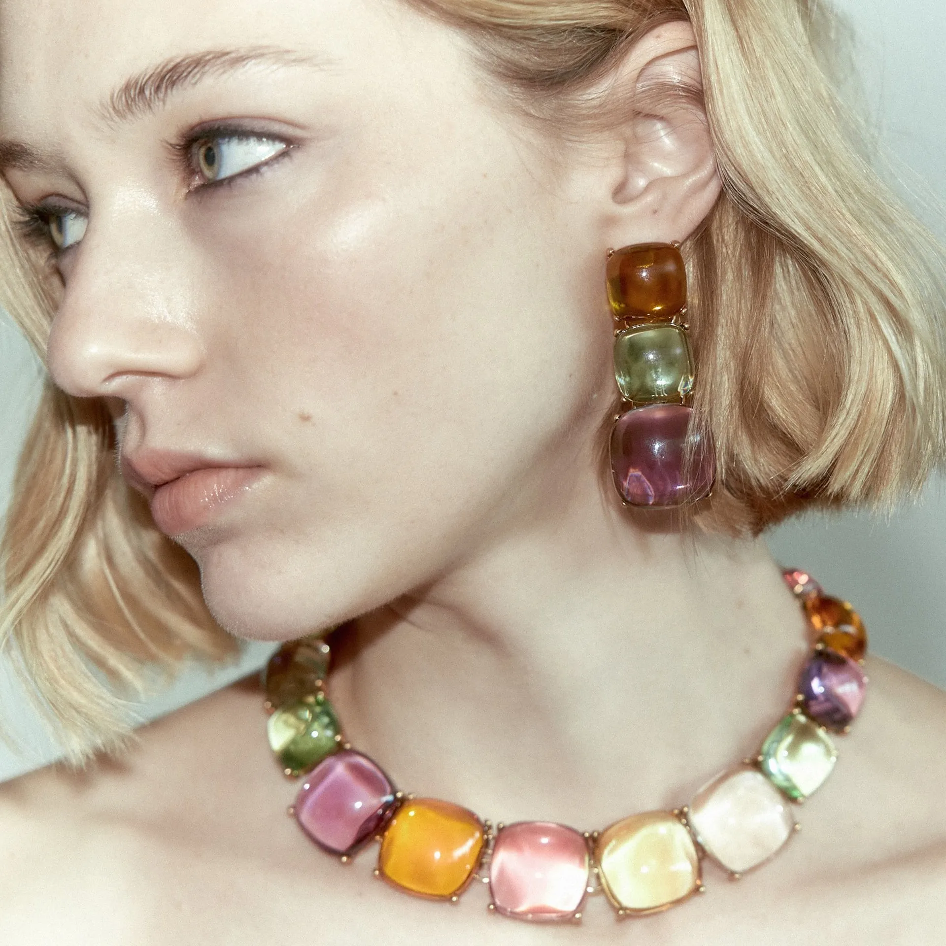 

Zvoijio New Woman Multi-Colored Metal Resin Necklace Sets