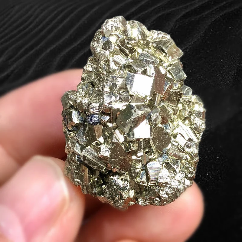 

1PCS Natural Stone Raw Pyrite And Minerals Crystal Decoration Nugget Pyrite Irregular Healing Energy Crystals Specimen Decor