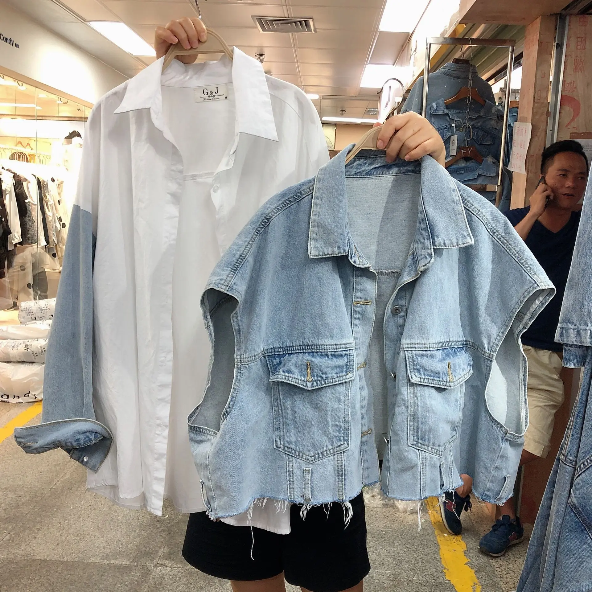 

SuperAen 2022 Denim Vest Patchwork Shirt Two-piece Set Autumn New Slim Full Sleeveless Coat Jacket