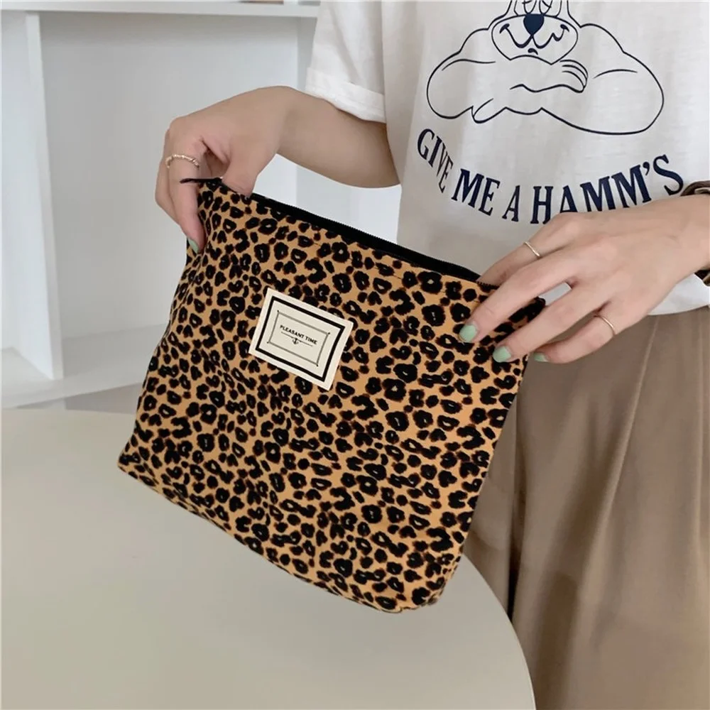 

New Leopard Print Cosmetic Bag Korean Women Plaid Cosmetic Pouch Large Capacity Female Travel Make Up Storage Bag Beauty Cases