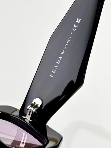 Солнцезащитные очки PRADA для женщин