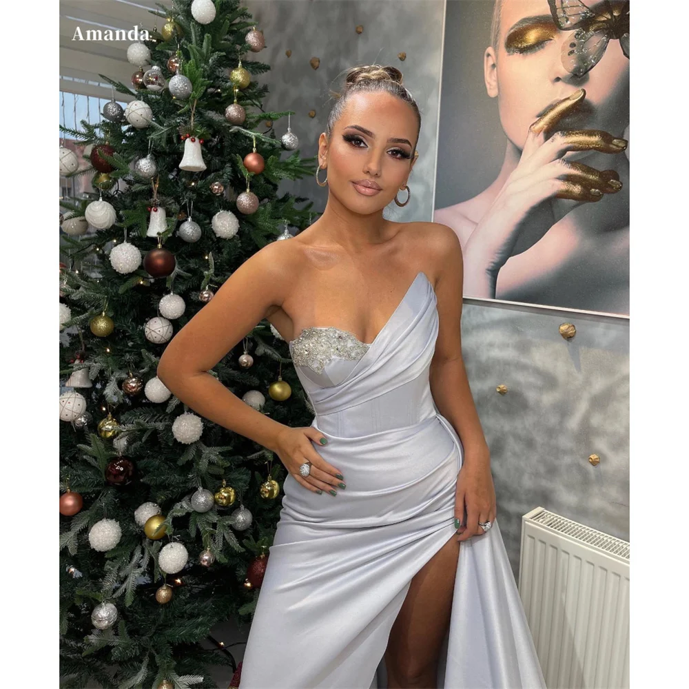 Атласное Платье Аманда серого цвета с бусинами для выпускного вечера без