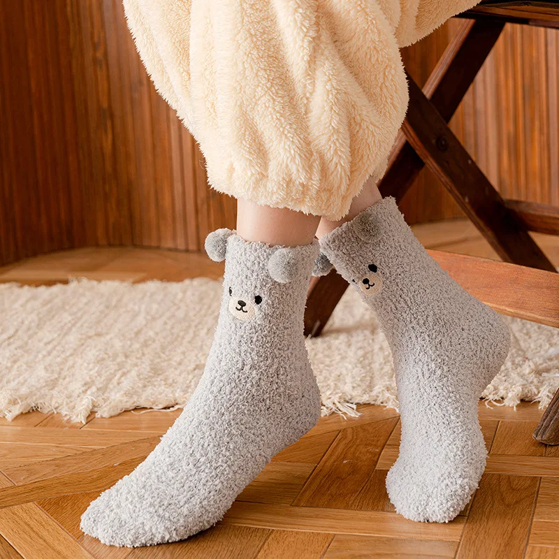 Женские носки 2022 зимние милые флисовые пушистые с милым медведем женские осенние
