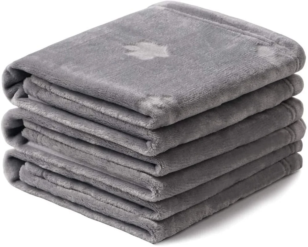 

Pet Blanket Embossed Footprint Flannel Thickened Dog Four Seasons Blanket Kennel Pet Sleeping Pad