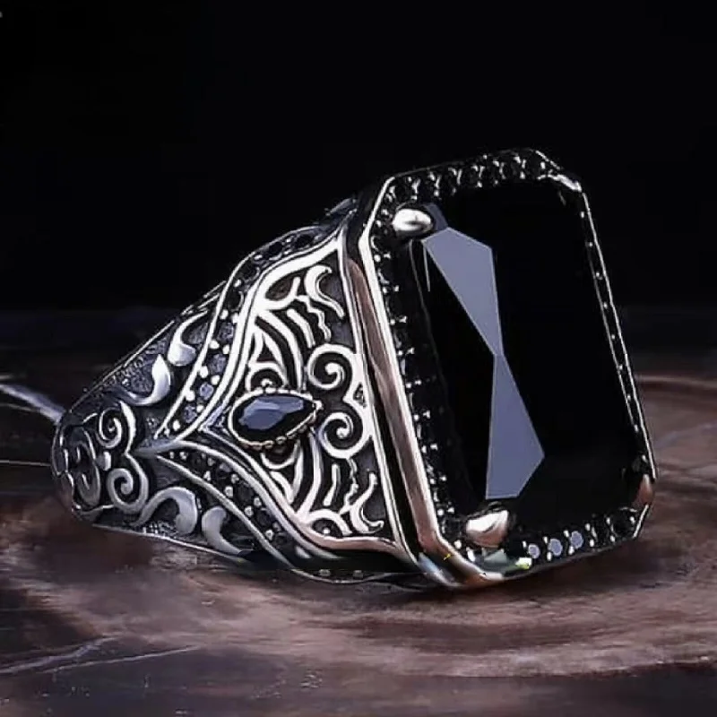 

New Copper Material Inlaid Black Gemstone Men's Ring European and American Embossed Fashion Banquet Senior Diamond Jewelry