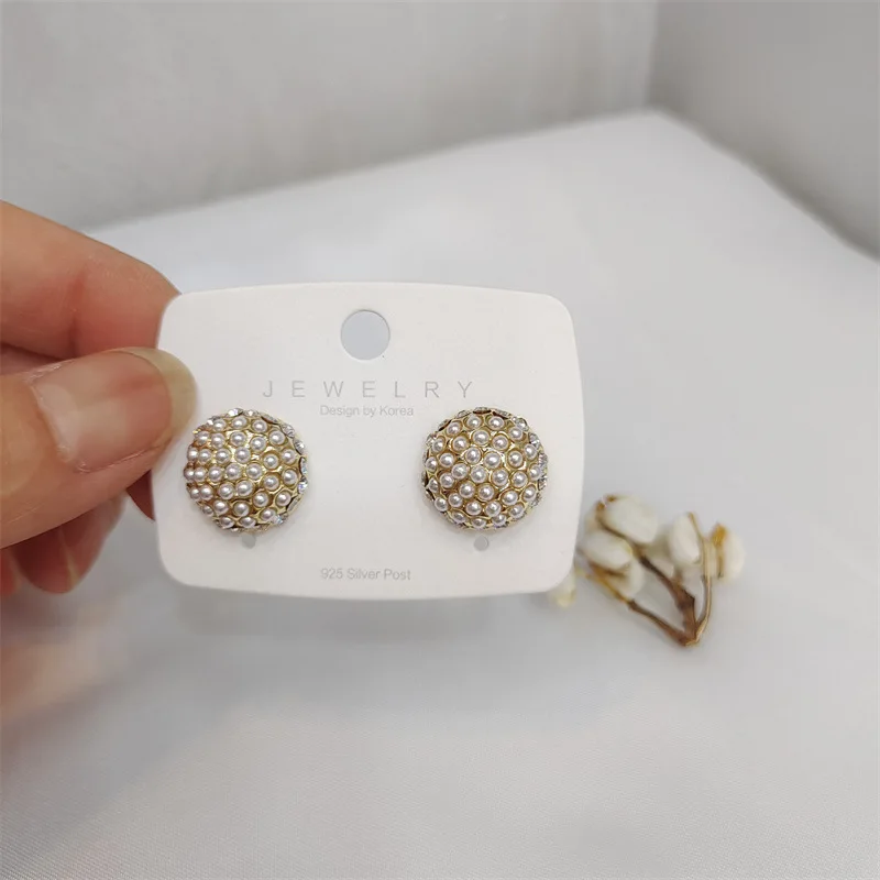 

Korean Version 2023 New Niche French Elegant Pearl Earrings Fashion Luxury Full Diamond Design Earrings Earrings Wholesale