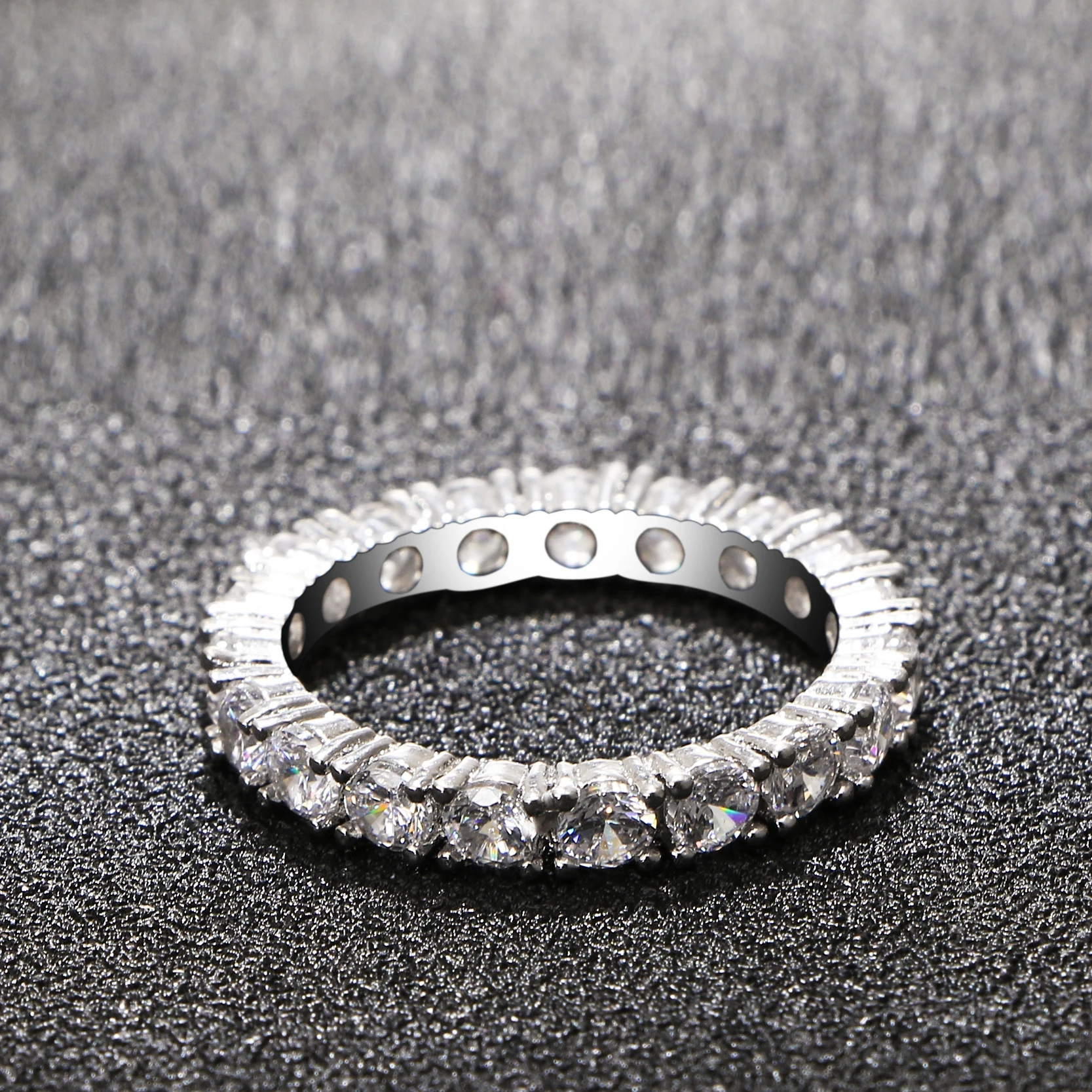 

2020 Luxury Brand Jewelry White Color Inlay Cubic Glass Filledia Unique Shaped Ring for Women Wedding Engagement Size