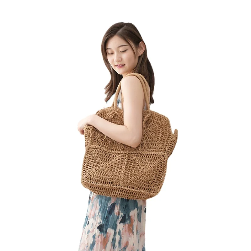 Fashionable Straw Woven Bag, New Fashion Woven Portable Small Square Bag Idyllic and Versatile Travel Bag, Women's Bag Beach Bag
