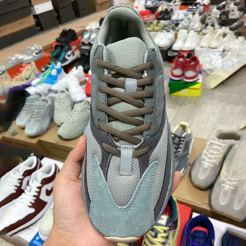 

BOOST 700 v2