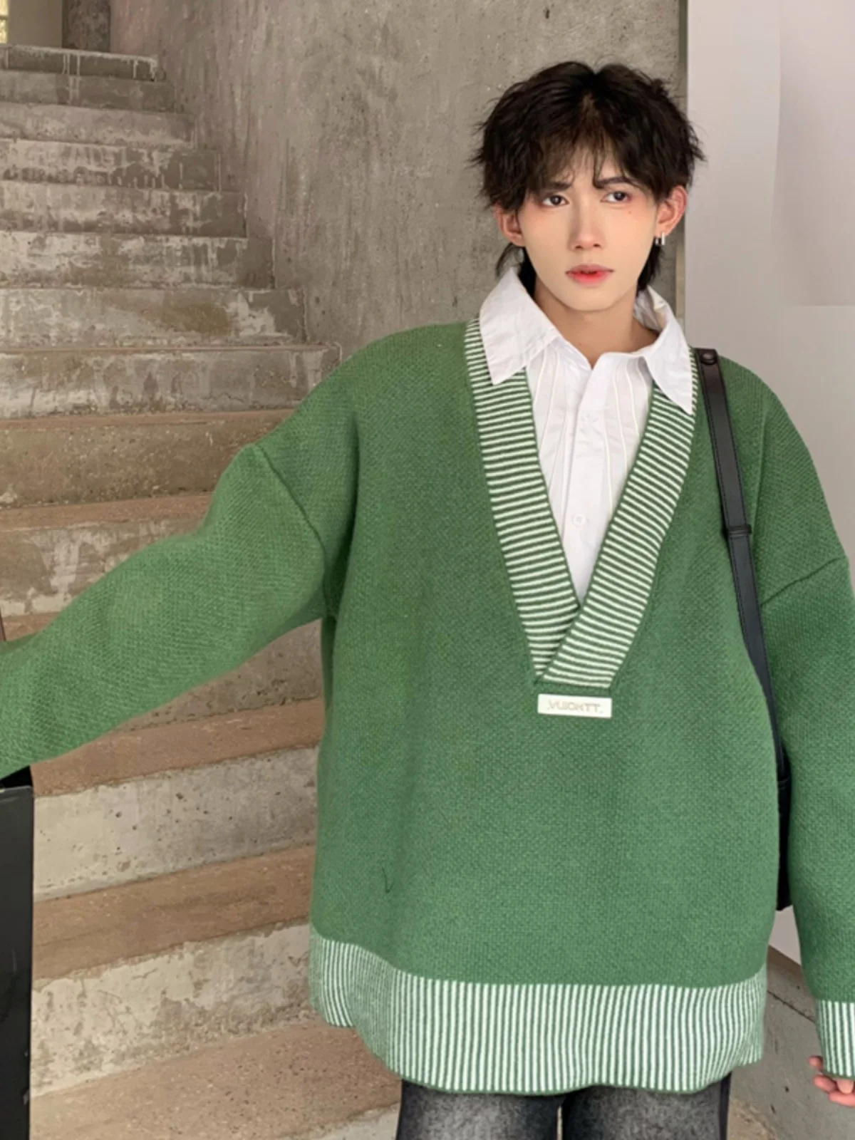 Green Profile V-neck Sweater Men's Autumn and Winter Korean Sle High-Grade Low Collar Knit American vintage Loose Outerwear