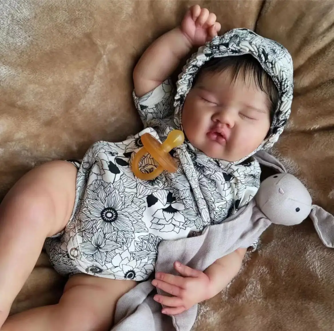 

FBBD 52cm Alreay Finished Reborn Baby Doll Ashia With Hand-Rooted Hair High Quality Hand Made Toys For Children Dolls For Girl