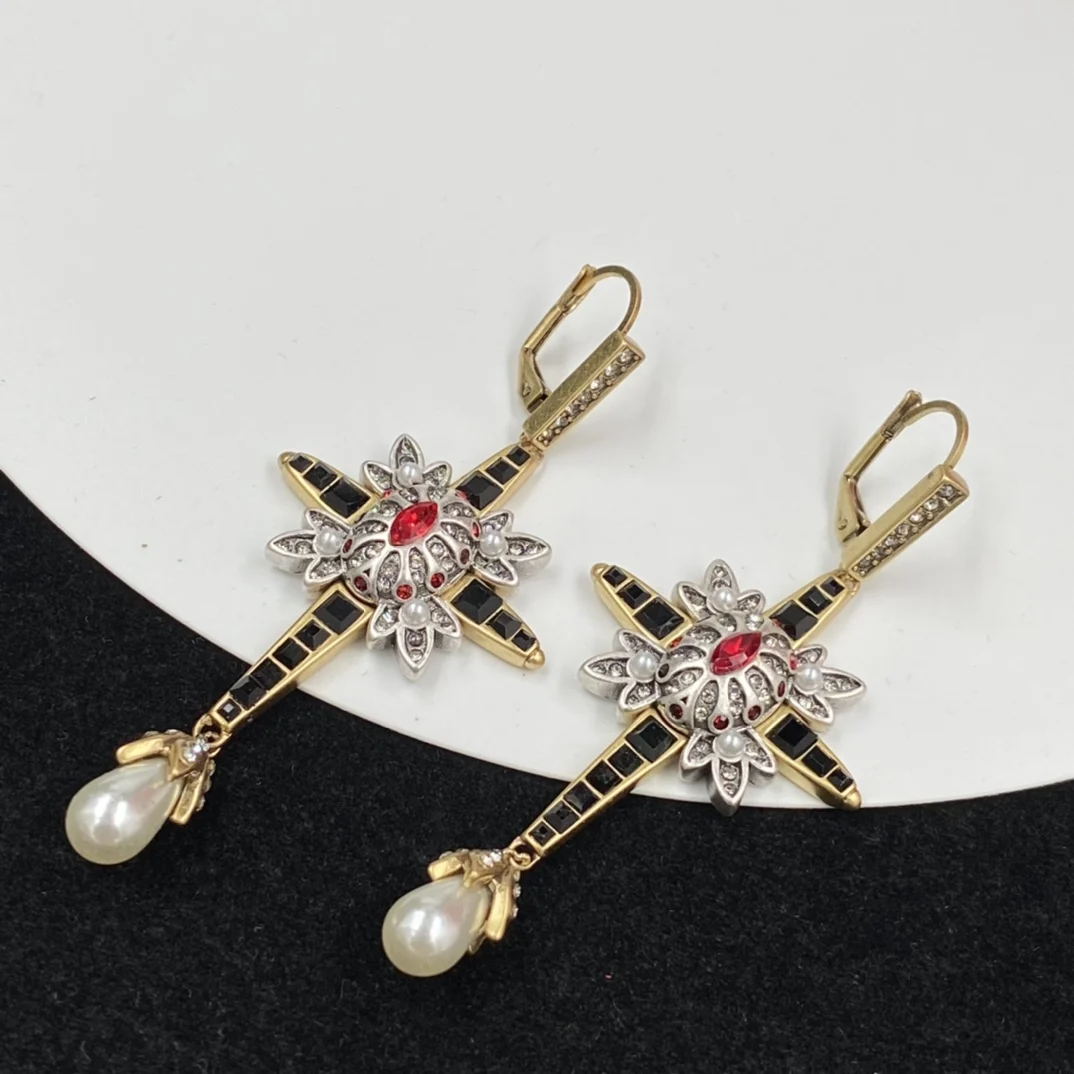 

New brass material retro pearl fashion versatile earrings for women