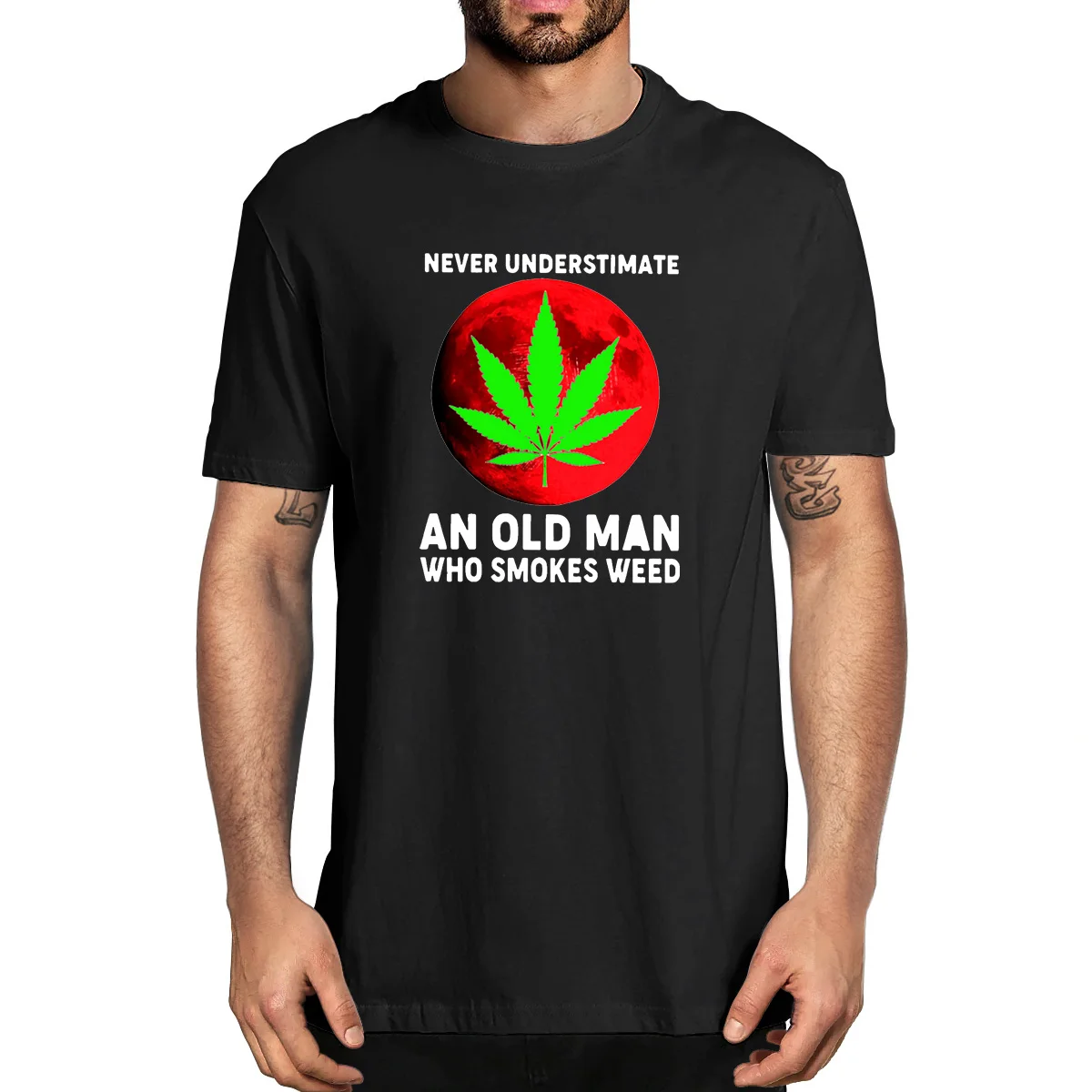 

Забавная Летняя мужская футболка оверсайз из 100% хлопка с надписью «Never Underestimate An Men Who Smokes Weed», Женская Повседневная Уличная одежда